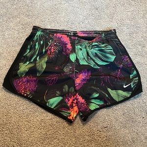 Nike girls athletic running shorts size xl